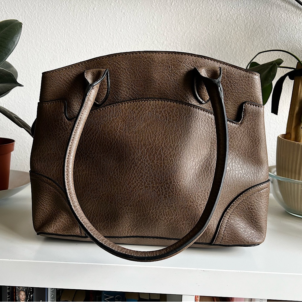 BROWN LEATHER PURSE